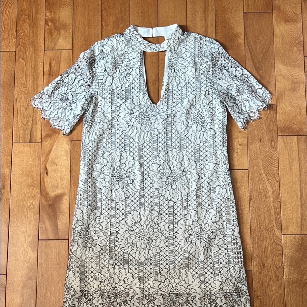 Socialite Lace Midi Dress